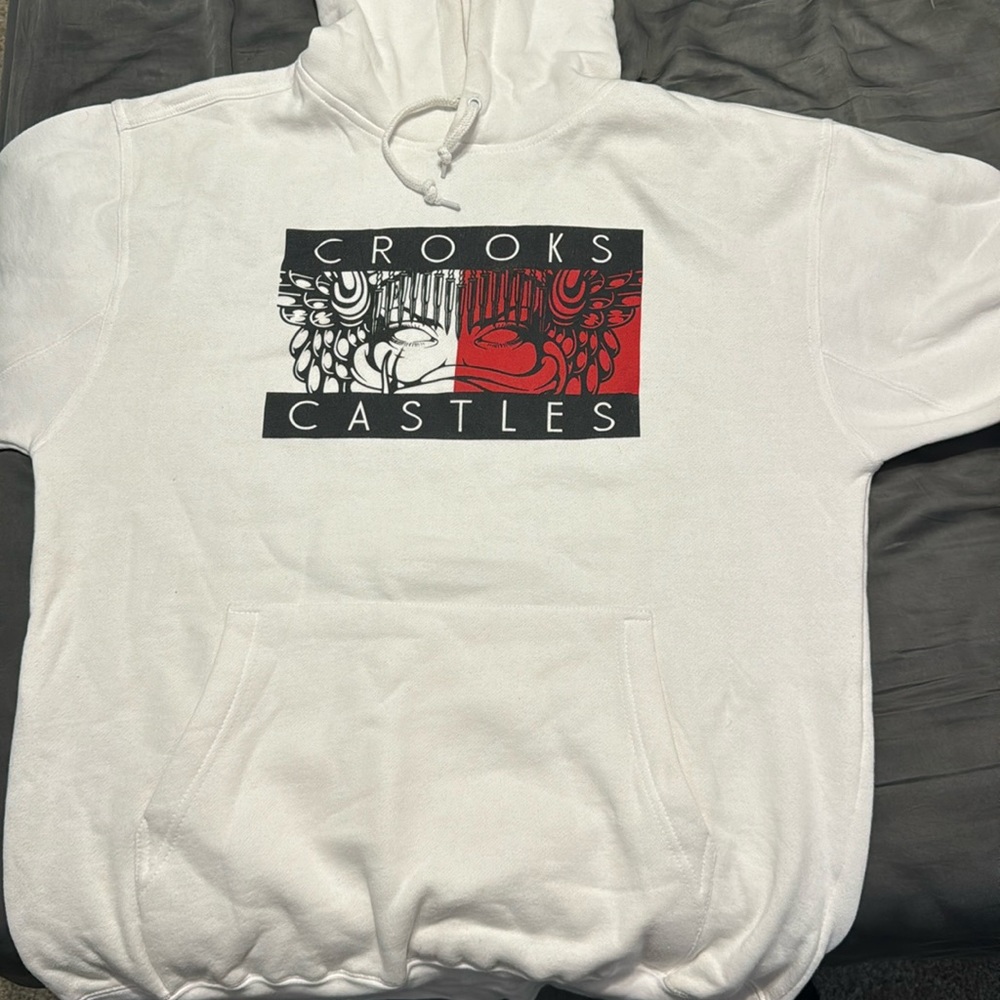 White crooks and castle hoodie